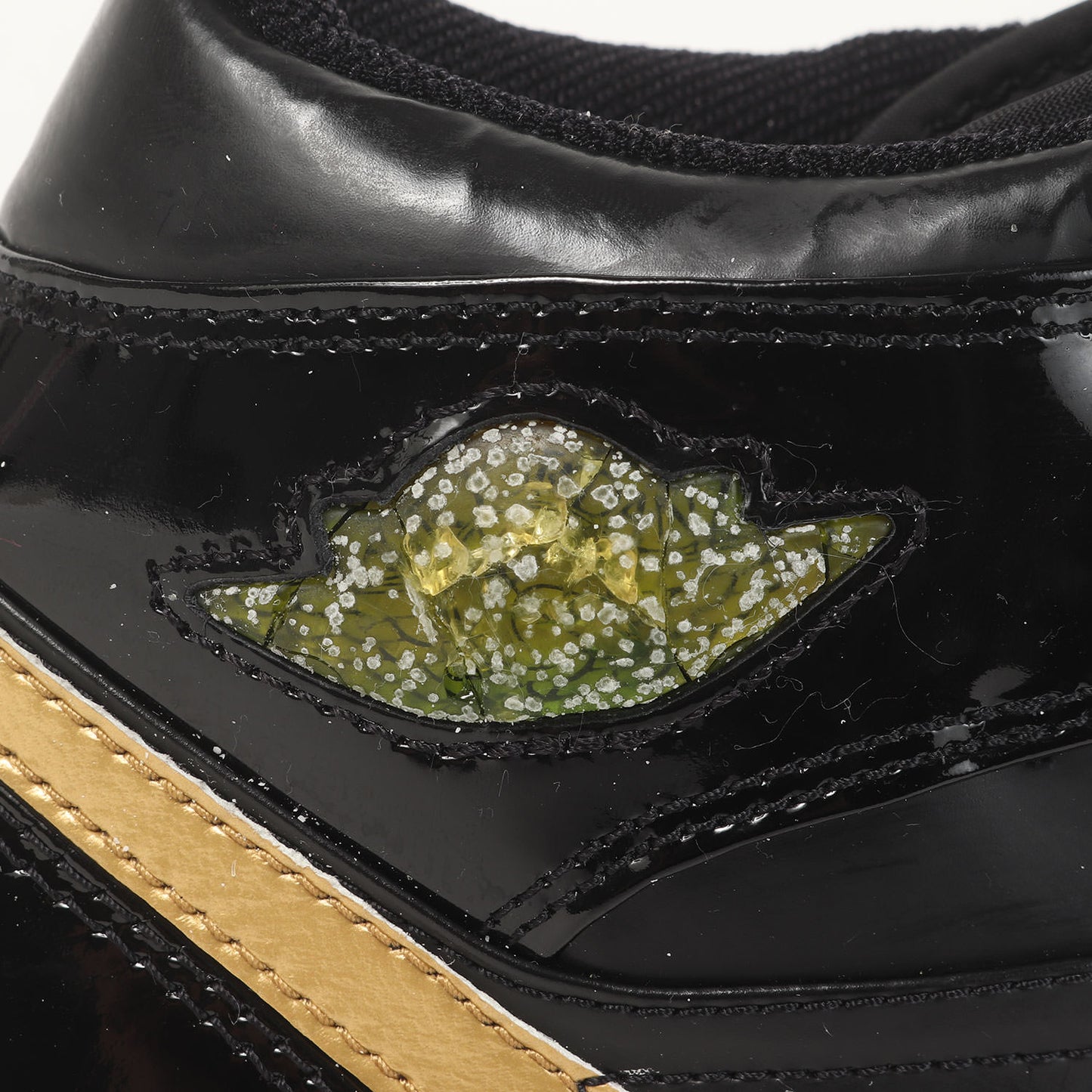 AIR JORDAN 1 RETRO PATENT METALLIC GOLD (2003年製 / 136085-070)