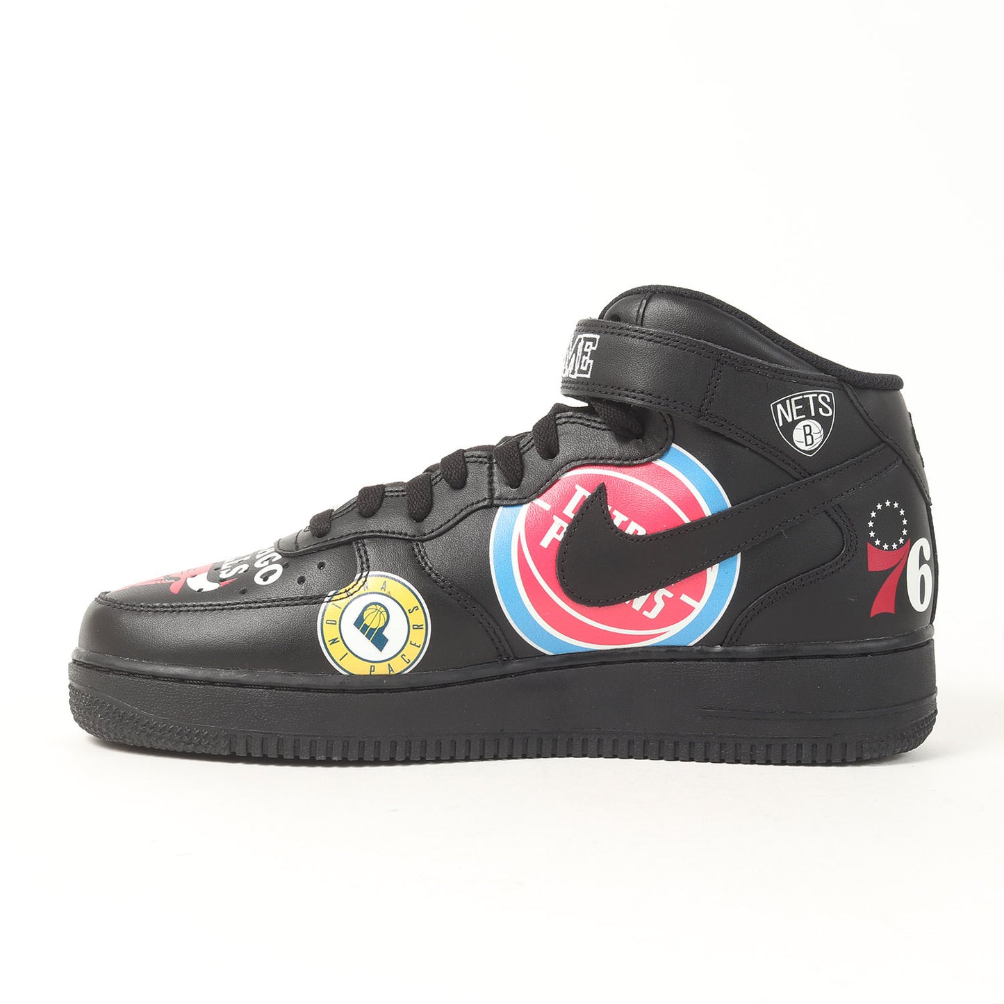 ×NIKE NBA AIR FORCE 1 MID 07 SUPREME (AQ8017-001)