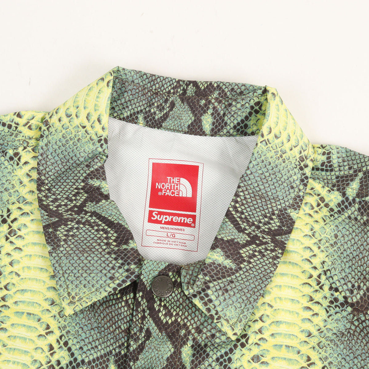 ×THE NORTH FACE スネーク柄 コーチジャケット(Snakeskin Taped Seam Coaches Jacket)
