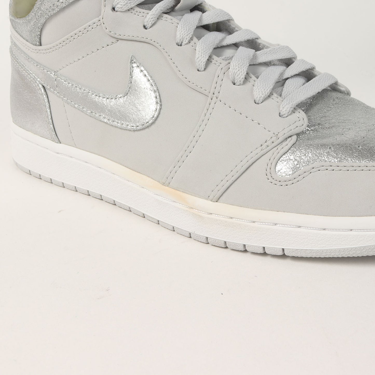 AIR JORDAN 1 RETRO HIGH SILVER ジュラルミンケース付き (396009-001)