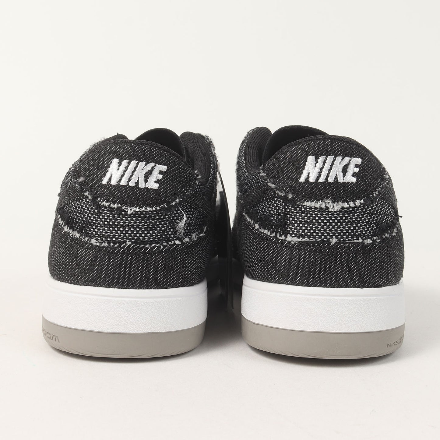 ×MEDICOM TOY SB ZOOM DUNK LOW ELITE QS DENIM (877063-002)