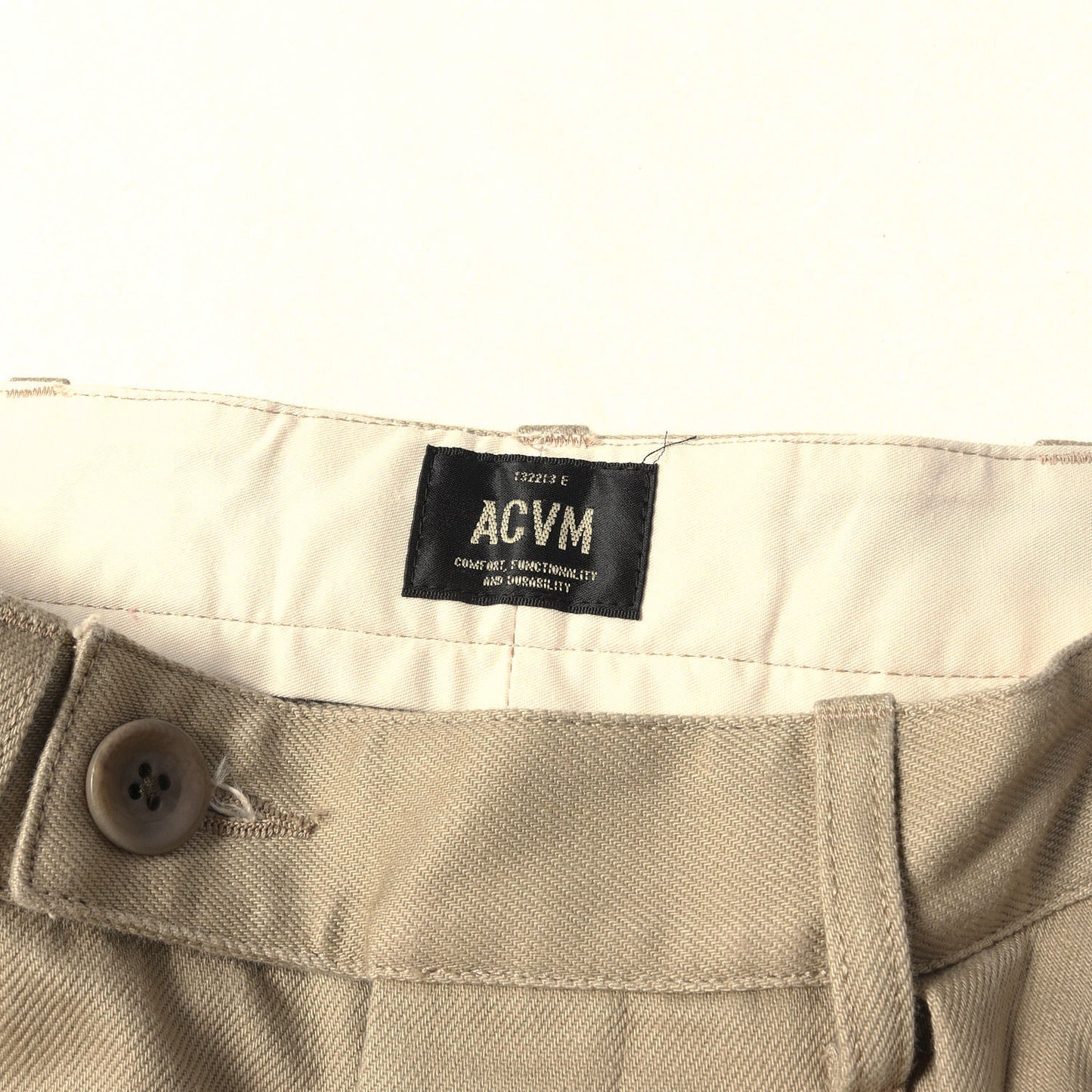 コットン カツラギ ワンタック ワークパンツ (SINGLE PLEATED COTTON TWILL TROUSERS)