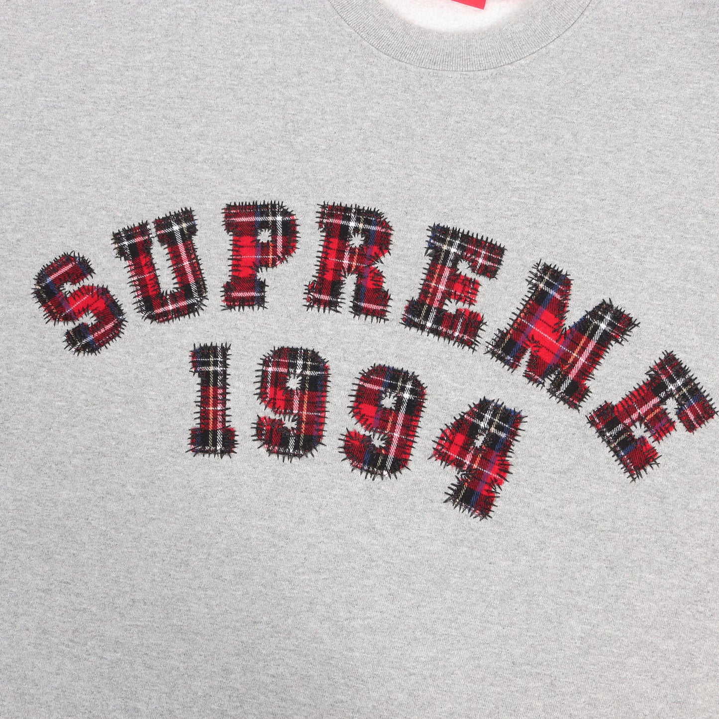 26SS チェックアップリケ アーチロゴ スウェット(Plaid Arc Crewneck)