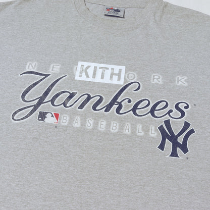 KITH TOKYO限定 古着リメイク ニューヨーク・ヤンキース BOXロゴ Tシャツ