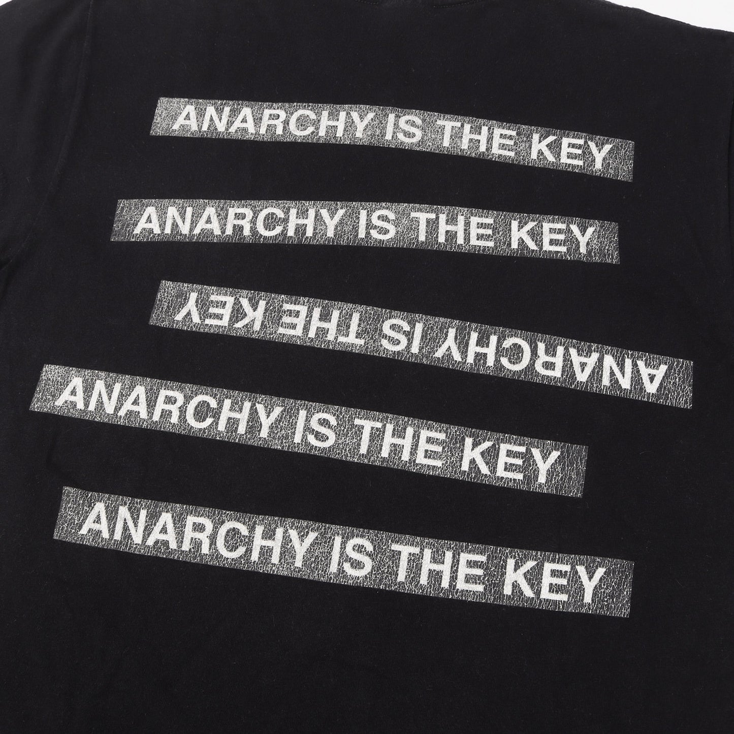 ×UNDERCOVER アナーキーロゴ Tシャツ(Anarchy Tee)