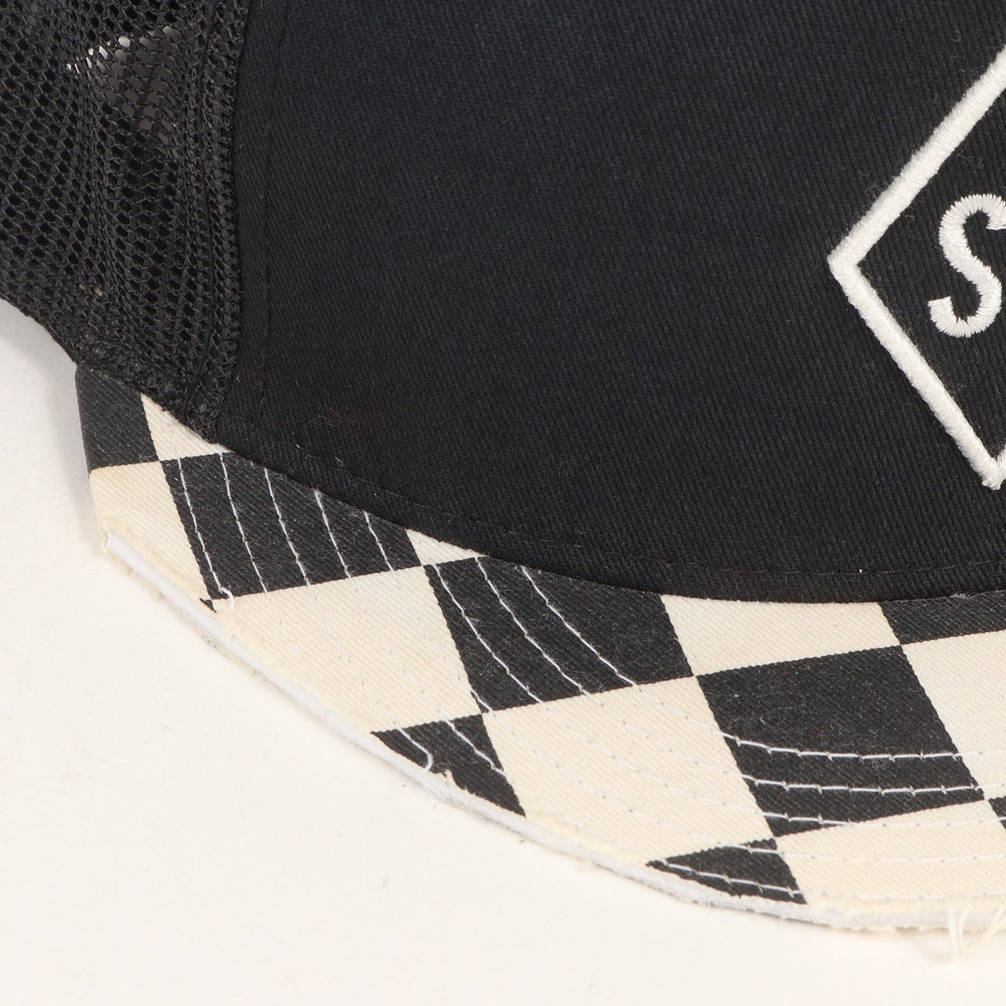 ×STUSSY ツバ切り メッシュキャップ
