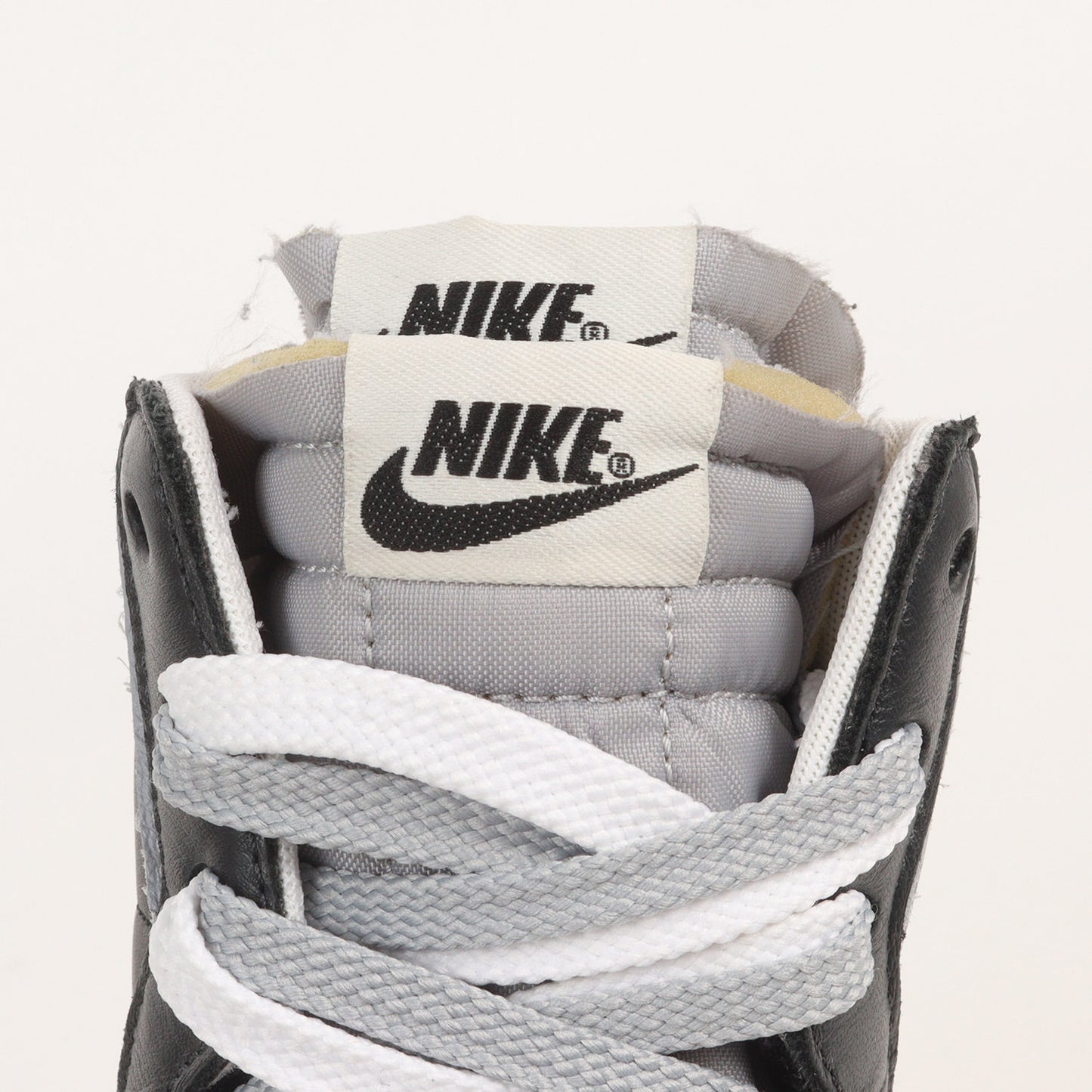 ×NIKE BLAZER MID / SACAI (BV0072-002)