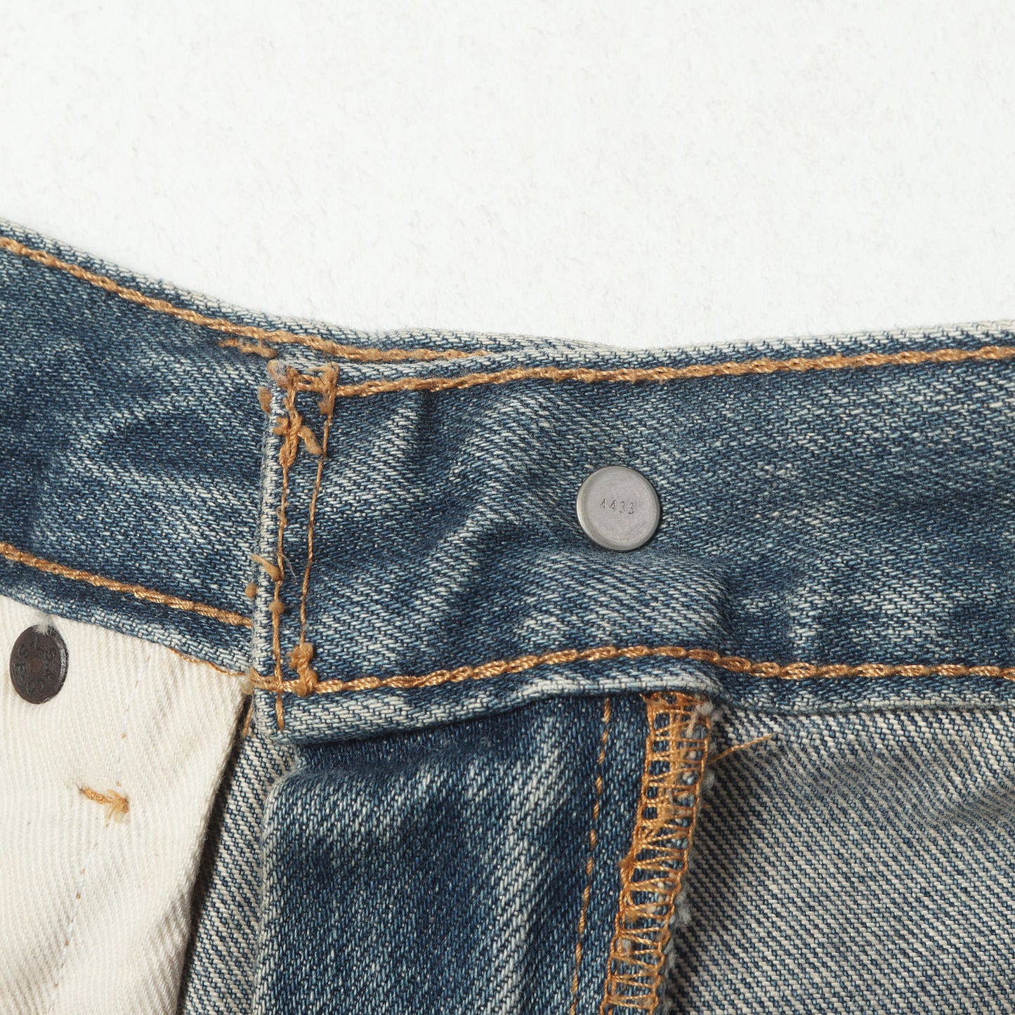 ×Levis ウォッシュ加工 ロゴプリント デニムパンツ(Washed 505 Jean)