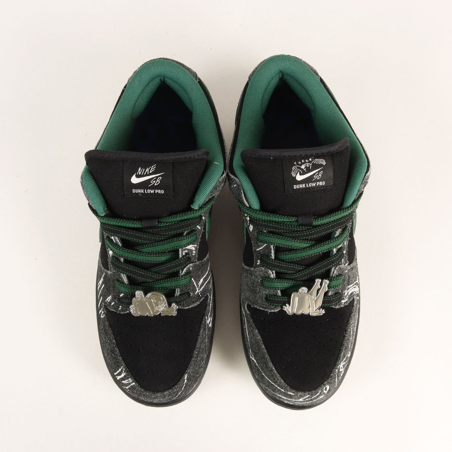 ×There Skateboards SB DUNK LOW QS (HF7743-001)