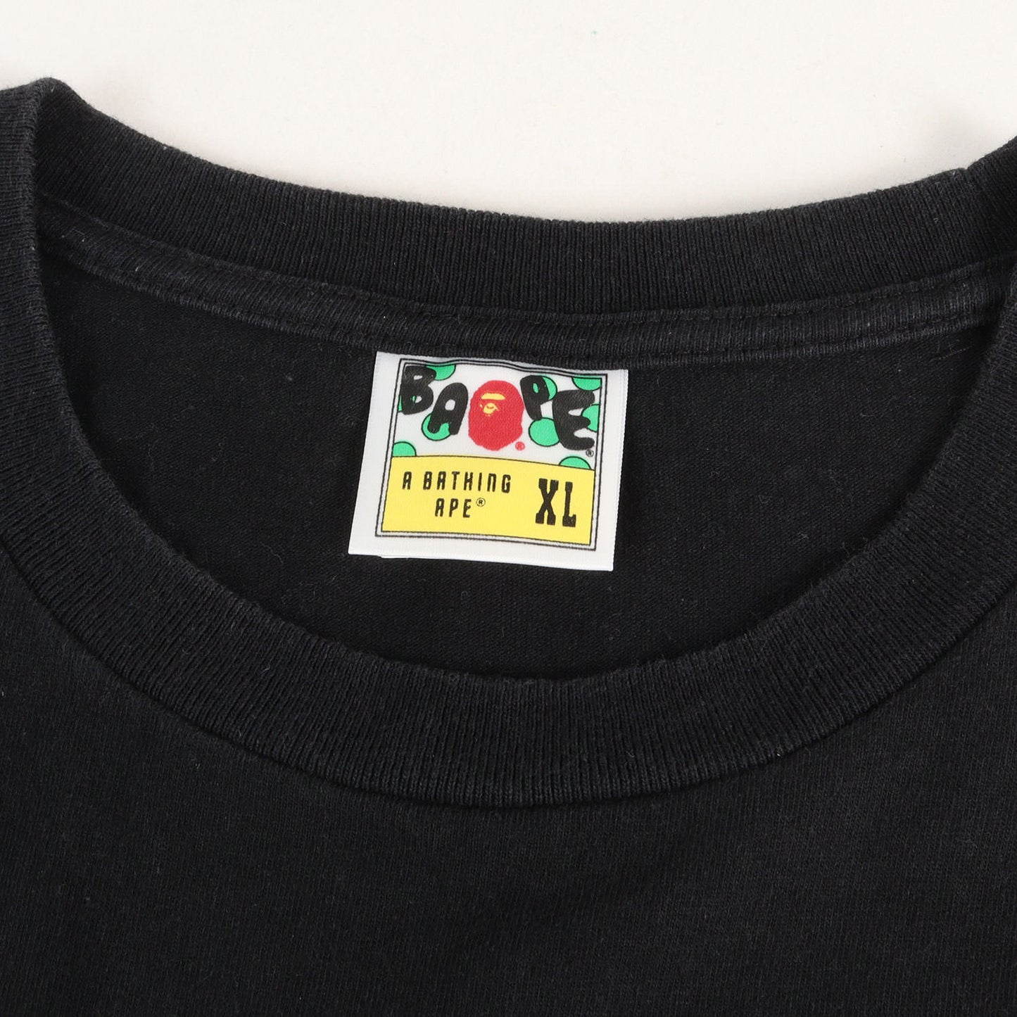 ハニーコンボカモ シャーク プリント Tシャツ(HONEYCOMB CAMO SHARK TEE)