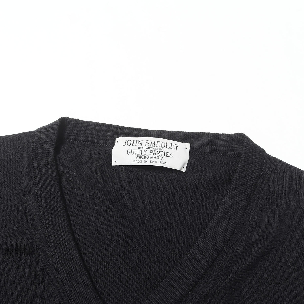 ×JOHN SMEDLEY ワンポイント刺繍 Vネック ハイゲージ ウールニット