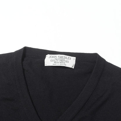 ×JOHN SMEDLEY ワンポイント刺繍 Vネック ハイゲージ ウールニット