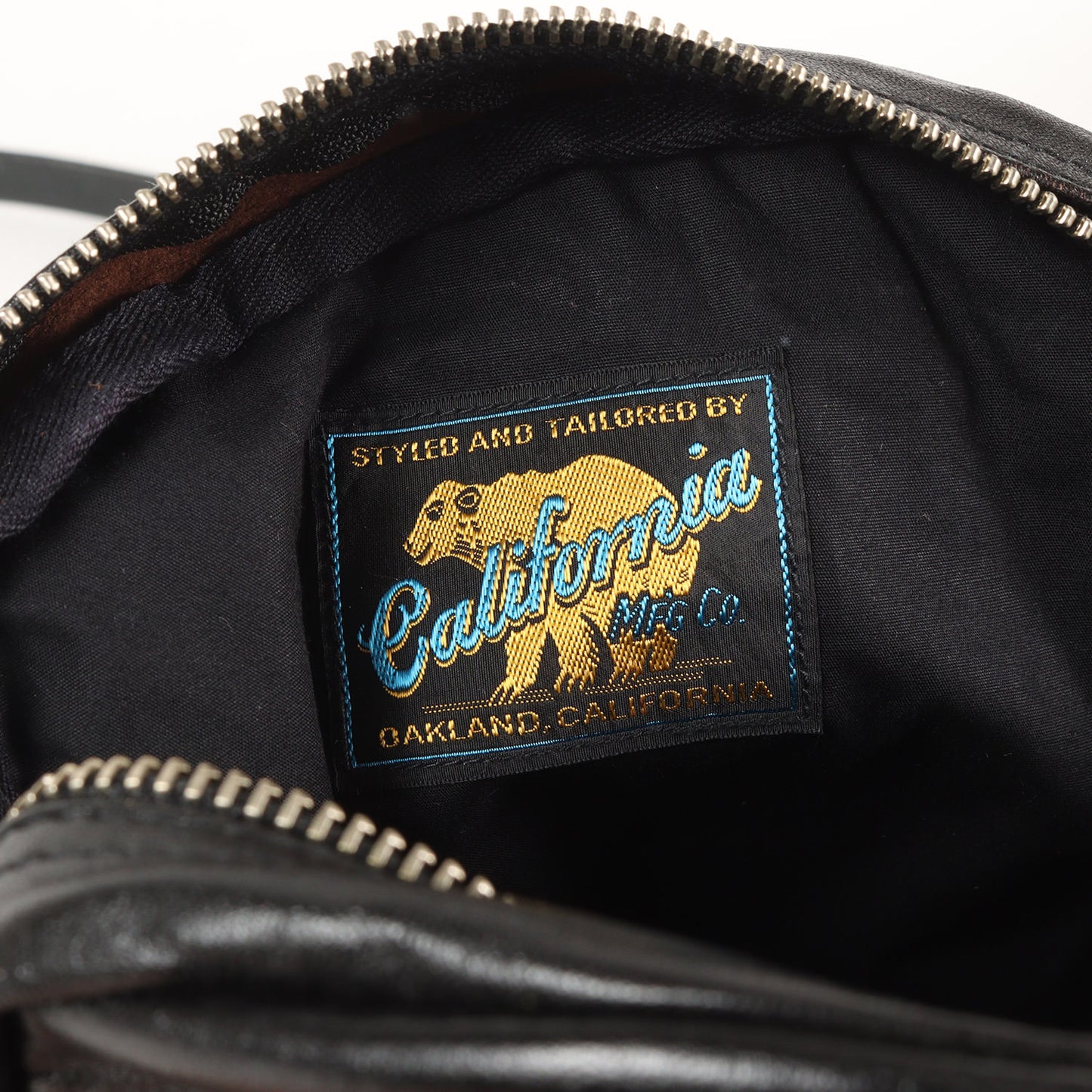 ホースハイドレザー ショルダーバッグ (Leather Shoulder Bag)