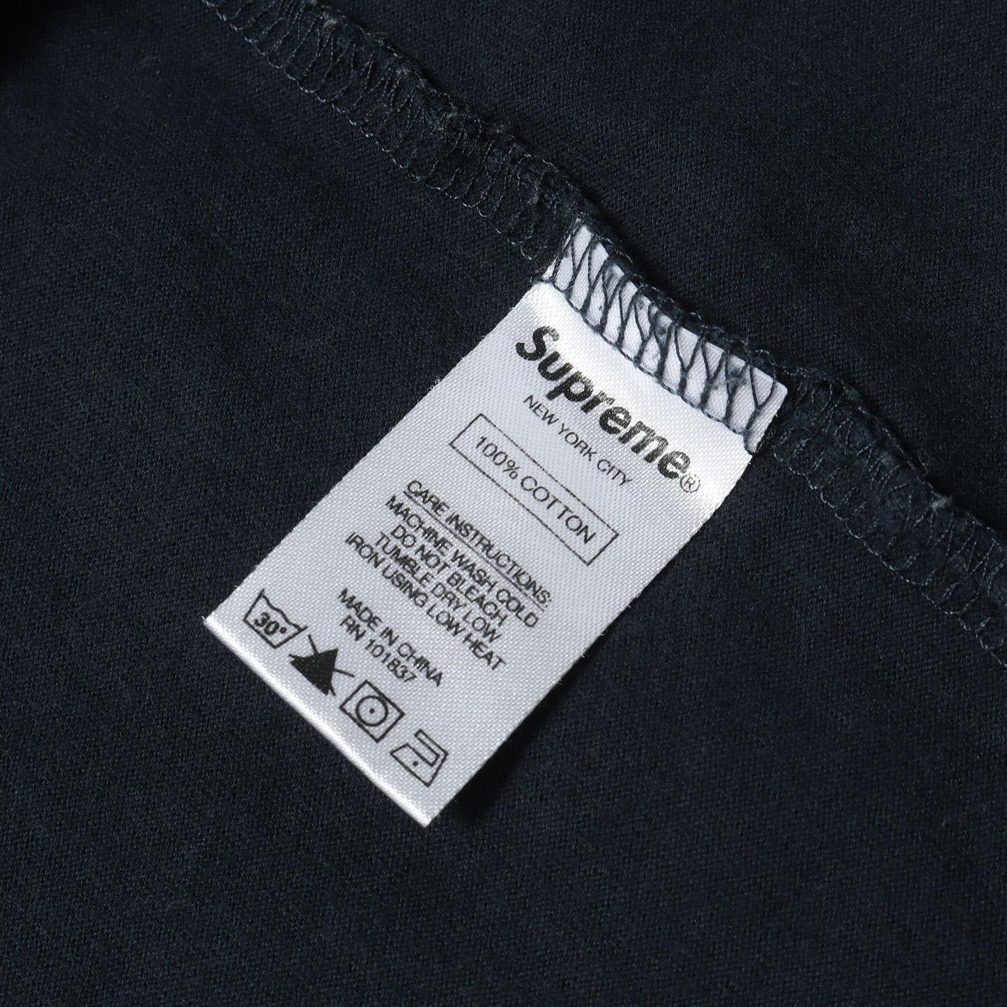 リフレクティブ スモールBOXロゴ Tシャツ(Reflective Small Box Tee)