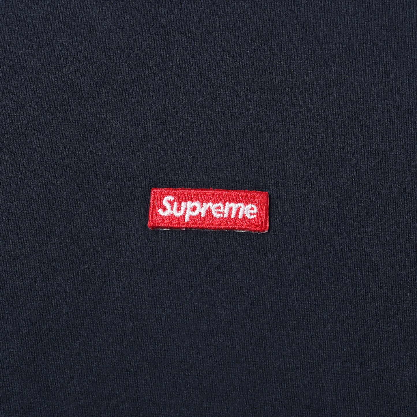 スモールBOXロゴ クルーネック Tシャツ(Small Box Tee)