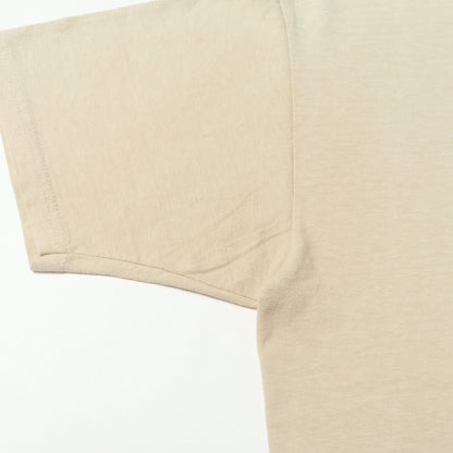 ×KAWS チョークBOXロゴ Tシャツ(Chalk Box Logo Tee)
