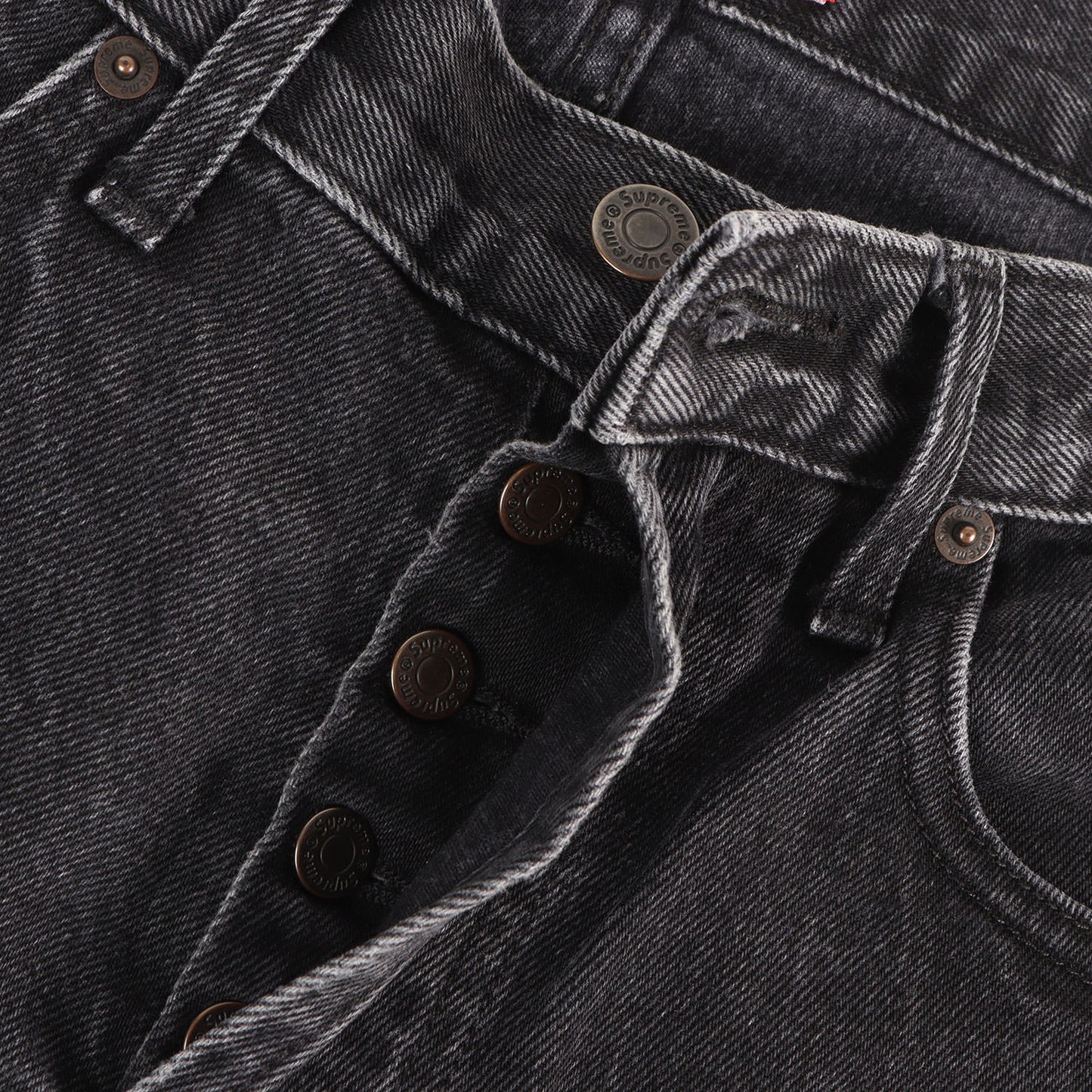 ストーンウォッシュ加工 スリム デニムパンツ (Stone Washed Slim Jean)