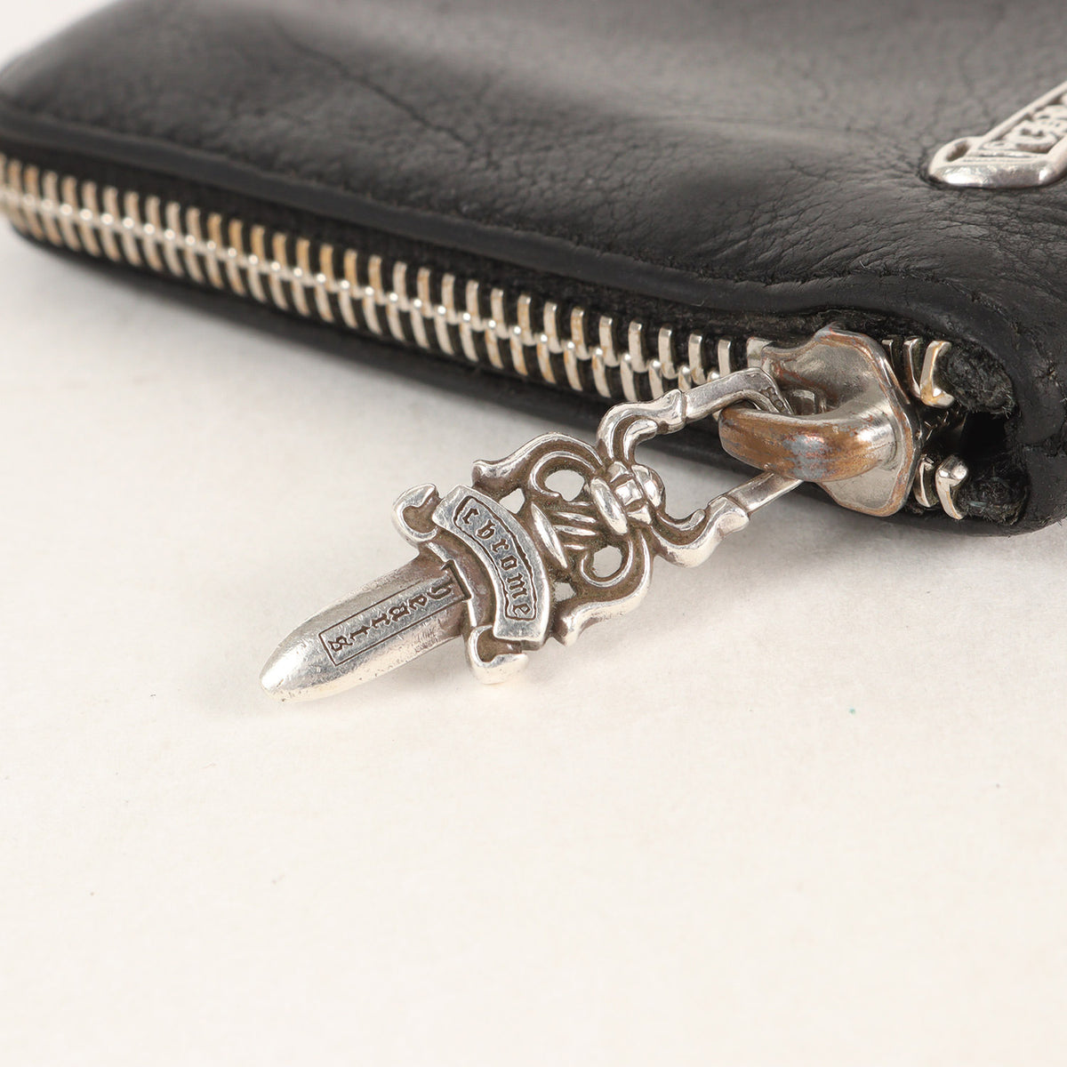 CHクロス ダガージップ タイニー コンパクトウォレット / 財布(WALLET ZIP TINY)