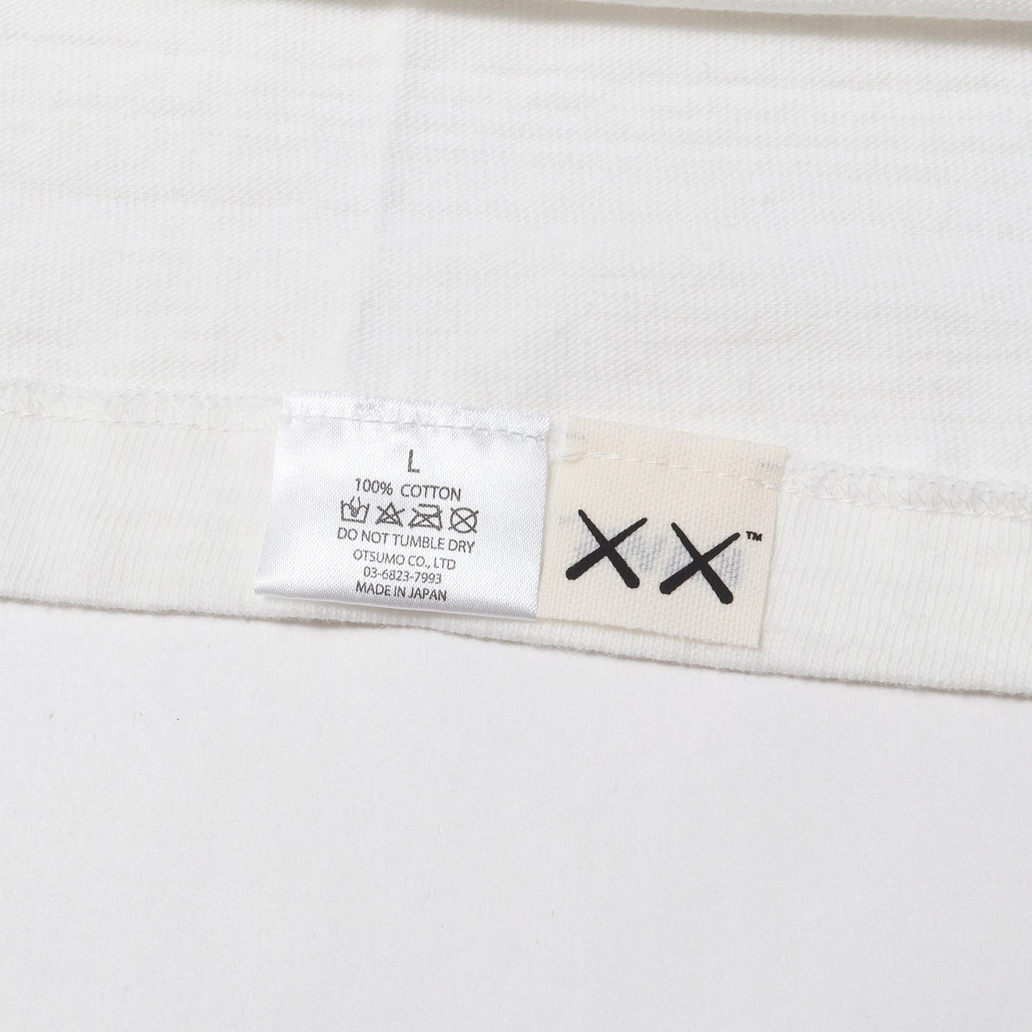 23AW ×KAWS グラフィックロゴ Tシャツ(GRAPHIC T-SHIRT)