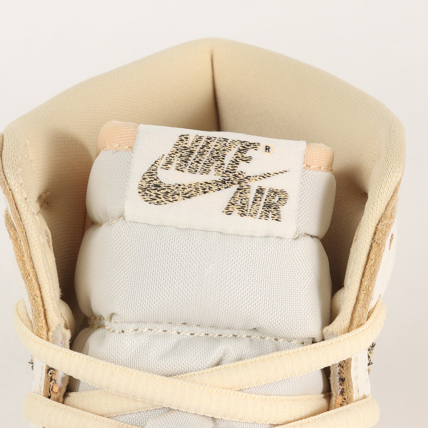 日本未発売 AIR JORDAN 1 RETRO HIGH OG CRAFT VIBRATIONS OF NAIJA (FD8631-100)