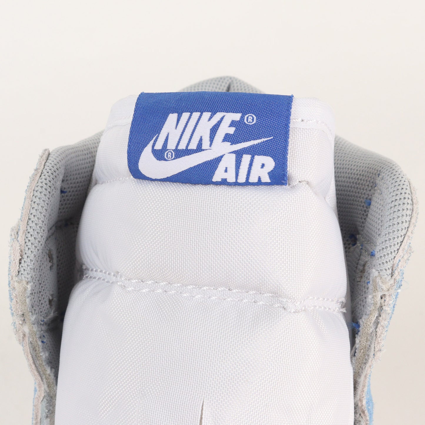 AIR JORDAN 1 RETRO HIGH OG HYPER ROYAL (555088-402)