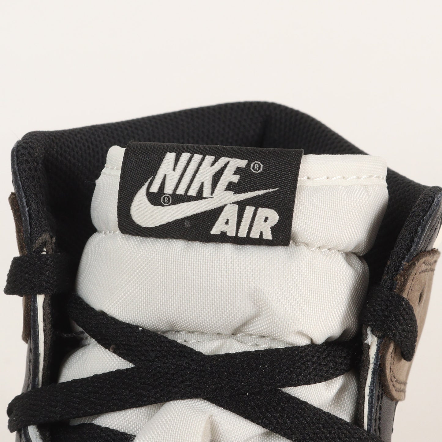 AIR JORDAN 1 RETRO HIGH OG DARK MOCHA (555088-105)