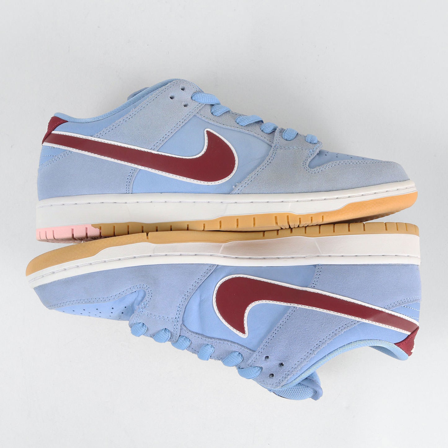 SB DUNK LOW PRO PREMIUM PHILADELPHIA PHILLIES (DQ4040-400)
