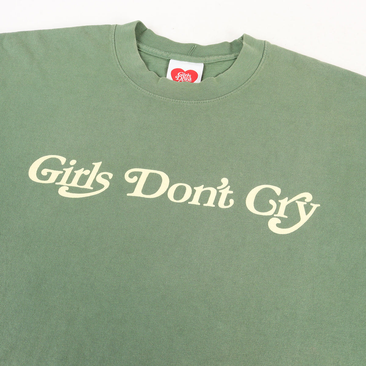 バタフライ ロングスリーブ Tシャツ