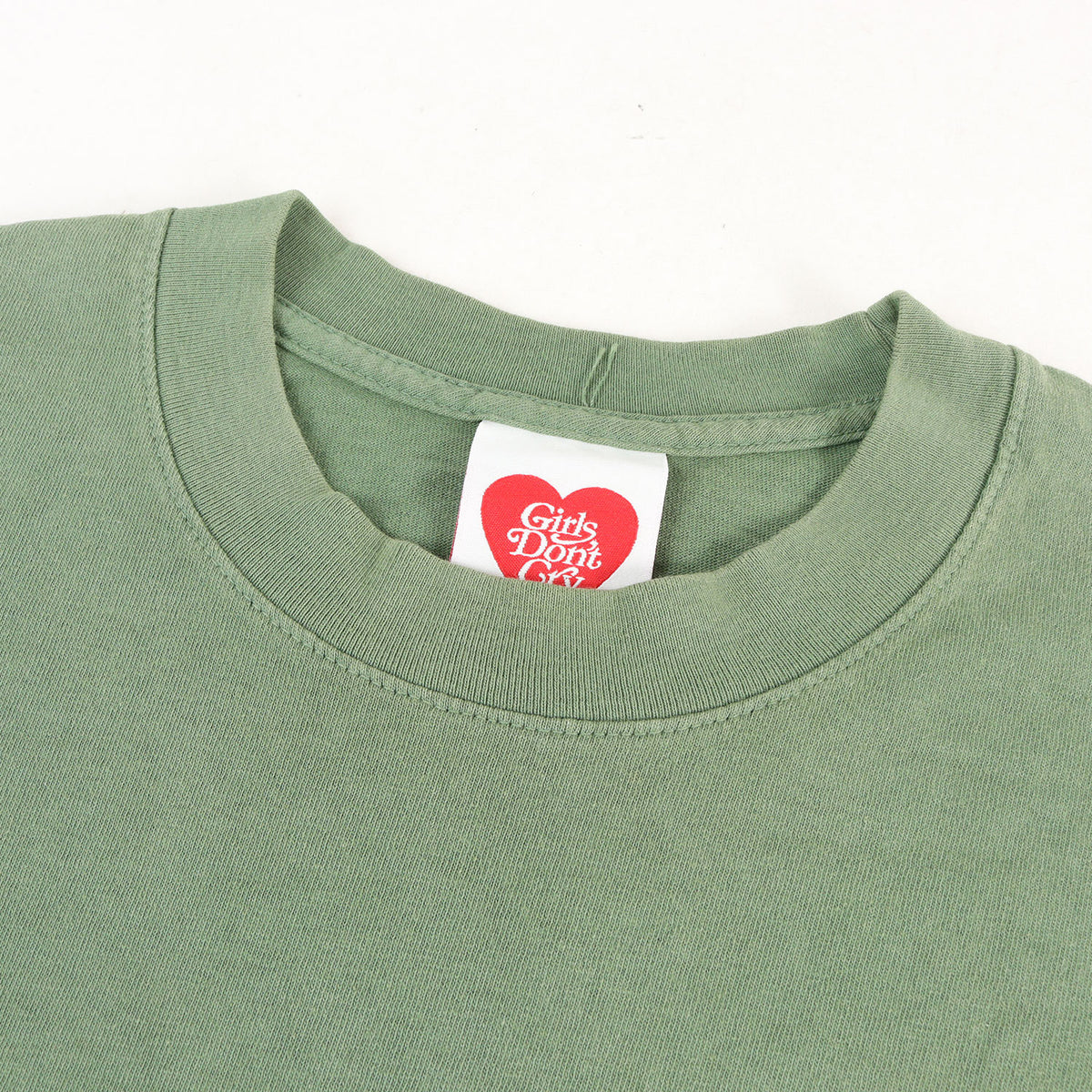 バタフライ ロングスリーブ Tシャツ