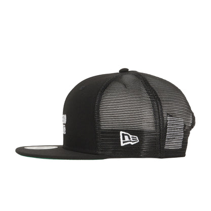 26SS ×NEW ERA ブランドロゴ刺繍 メッシュ ベースボールキャップ(59FIFTY TRUCKER)