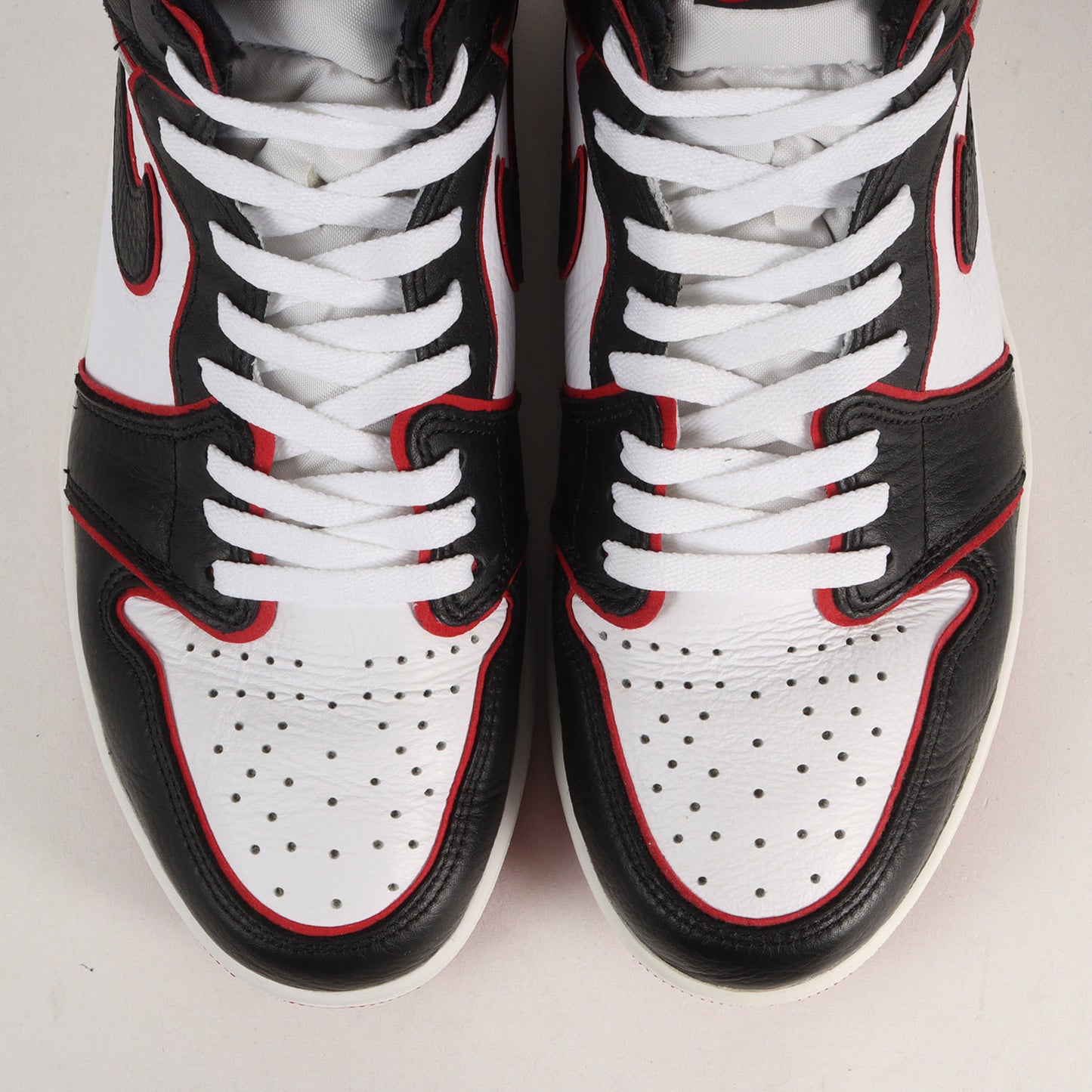 AIR JORDAN 1 RETRO HIGH OG BLOOD LINE (555088-062)