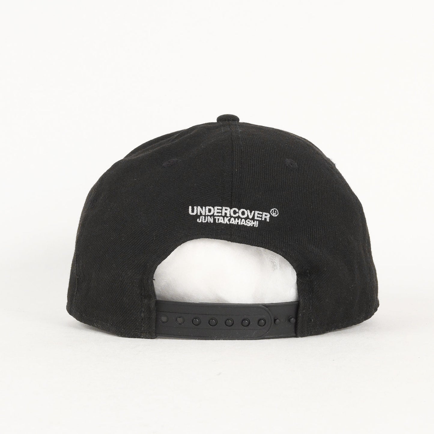 ×NEW ERA スモールUロゴ ベースボールキャップ