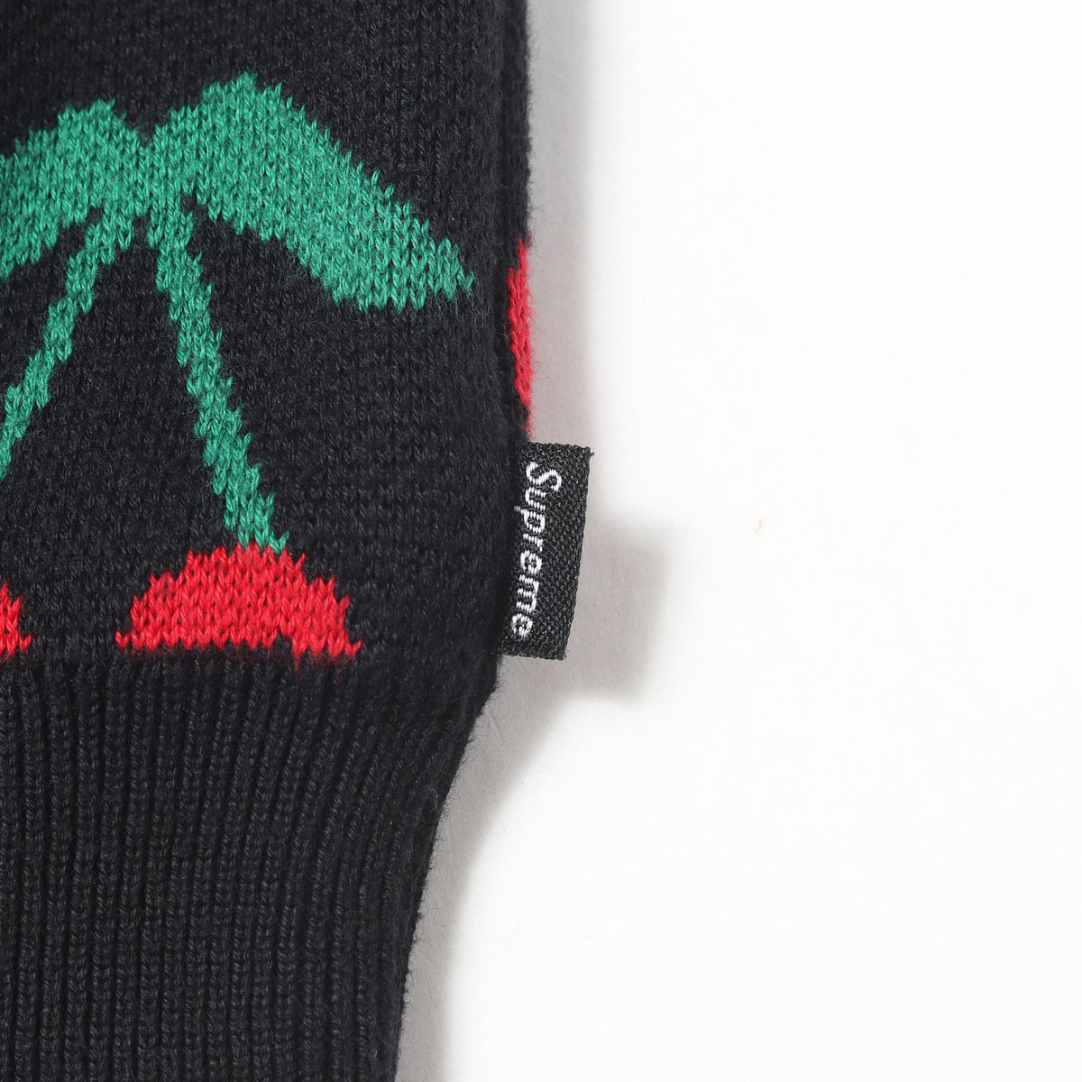 チェリー柄 クルーネック ニット セーター(Cherries Sweater)