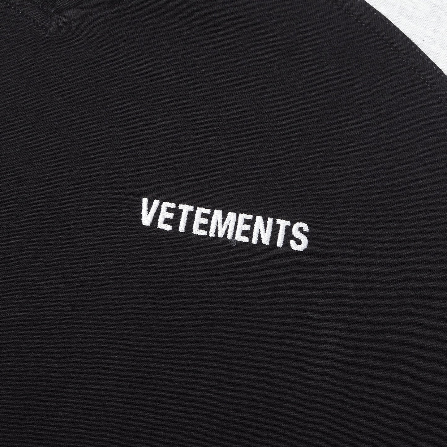 25AW 袖ライン Vネック ラグラン Tシャツ(Cut-Up V-Neck T-shirt)
