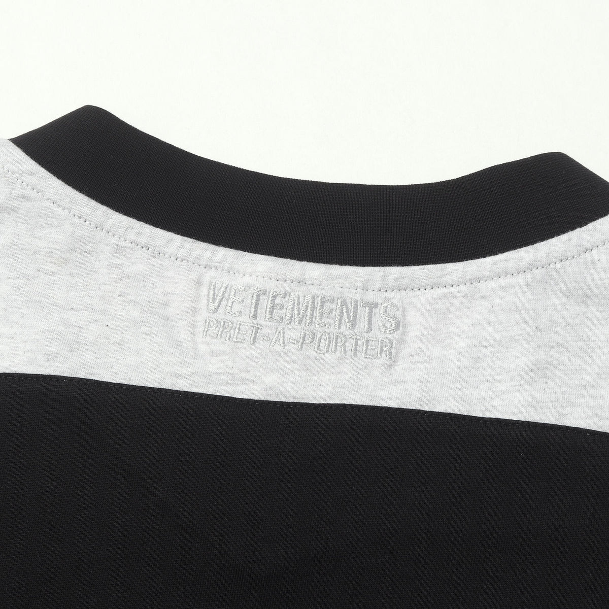 25AW 袖ライン Vネック ラグラン Tシャツ(Cut-Up V-Neck T-shirt)