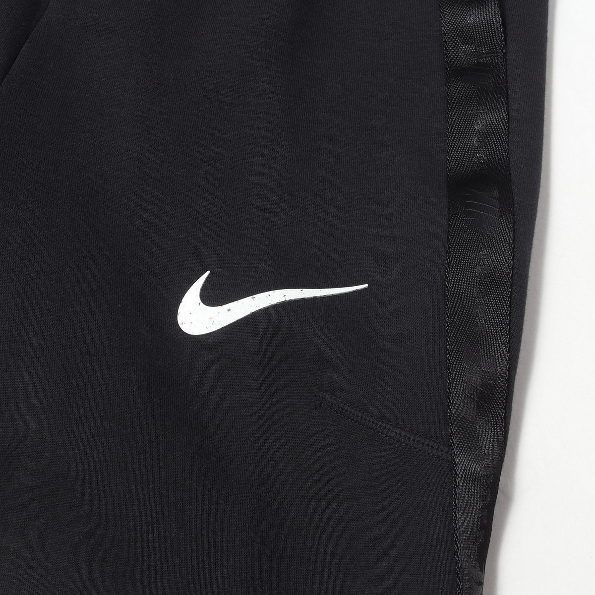 20AW ×NIKE サイドライン テックフリース ジョガーパンツ(NRG FLEECE PANT)