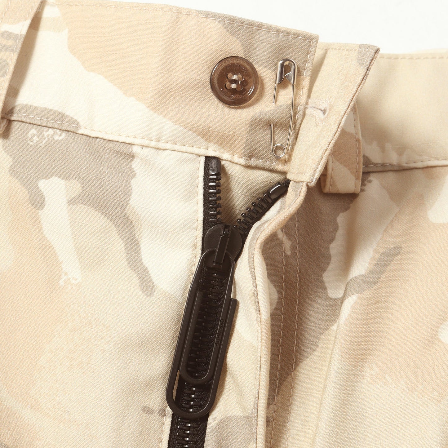 20AW ×Browns 50周年記念 カモフラージュ スリム カーゴパンツ(50 Crossover Casual Camouflage Cargo Pants)