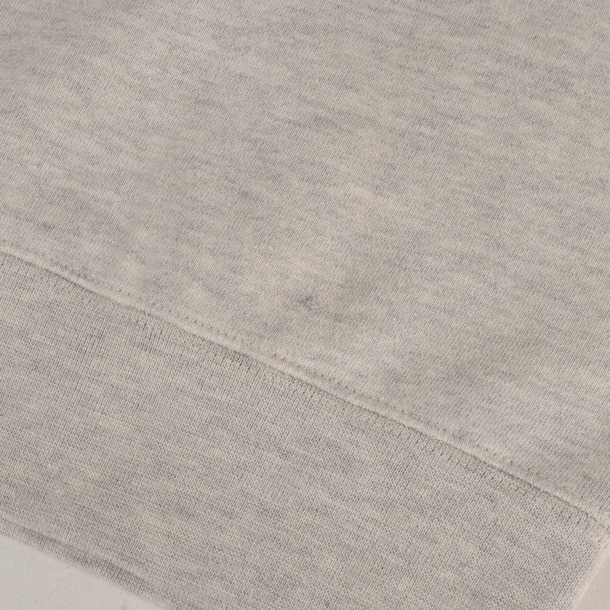 FOG ESSENTIALS フロッキープリント スウェット