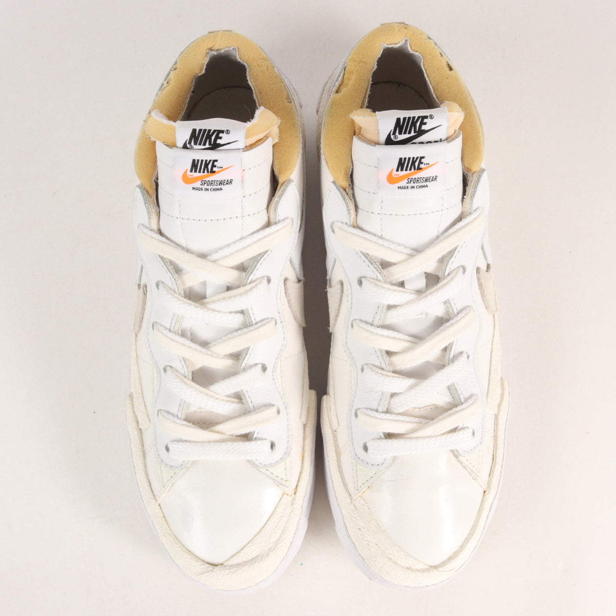22SS ×NIKE BLAZER LOW / SACAI WHITE PATENT (DM6443-100)