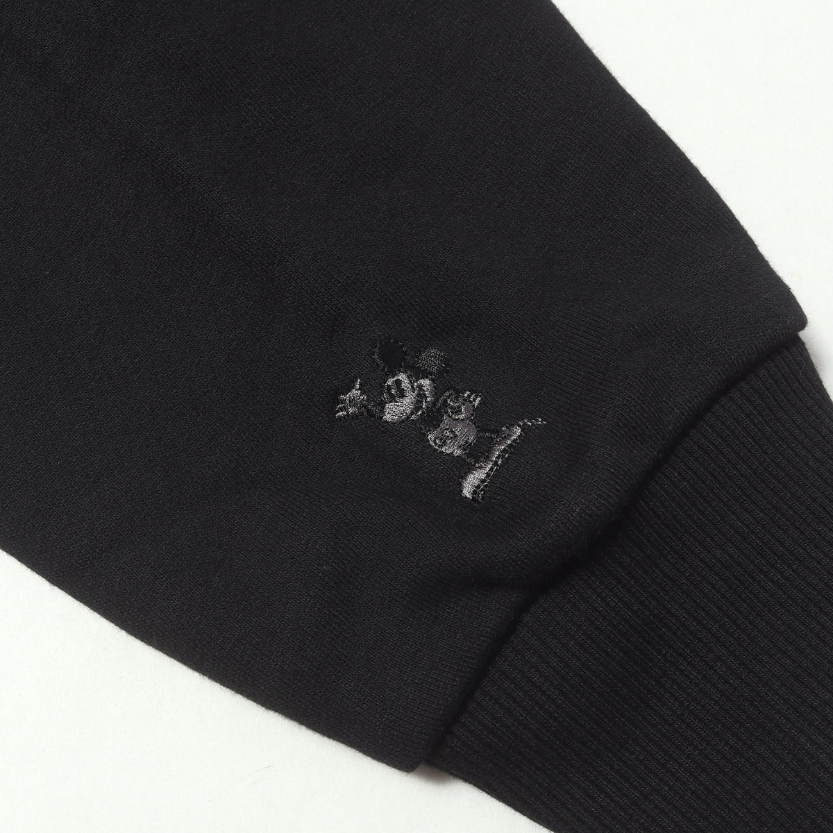 23AW ×Disney ミッキーマウス BOXロゴ スウェット(Mickey & Friends Mickey Classic Logo Crewneck)