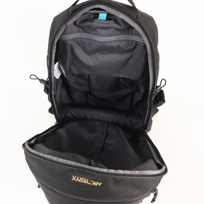 [人気定番モデル] マンティス 26 バックパック / デイパック (Mantis 26 Backpack) 2025年製