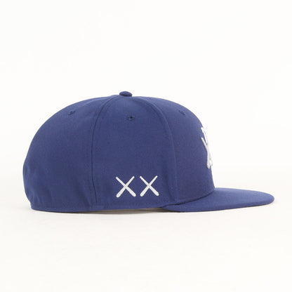 26SS ×KAWS ×MLB Los Angeles Dodgers ベースボールキャップ (True Flat Brim Fitted Los Angeles Dodgers Cap)