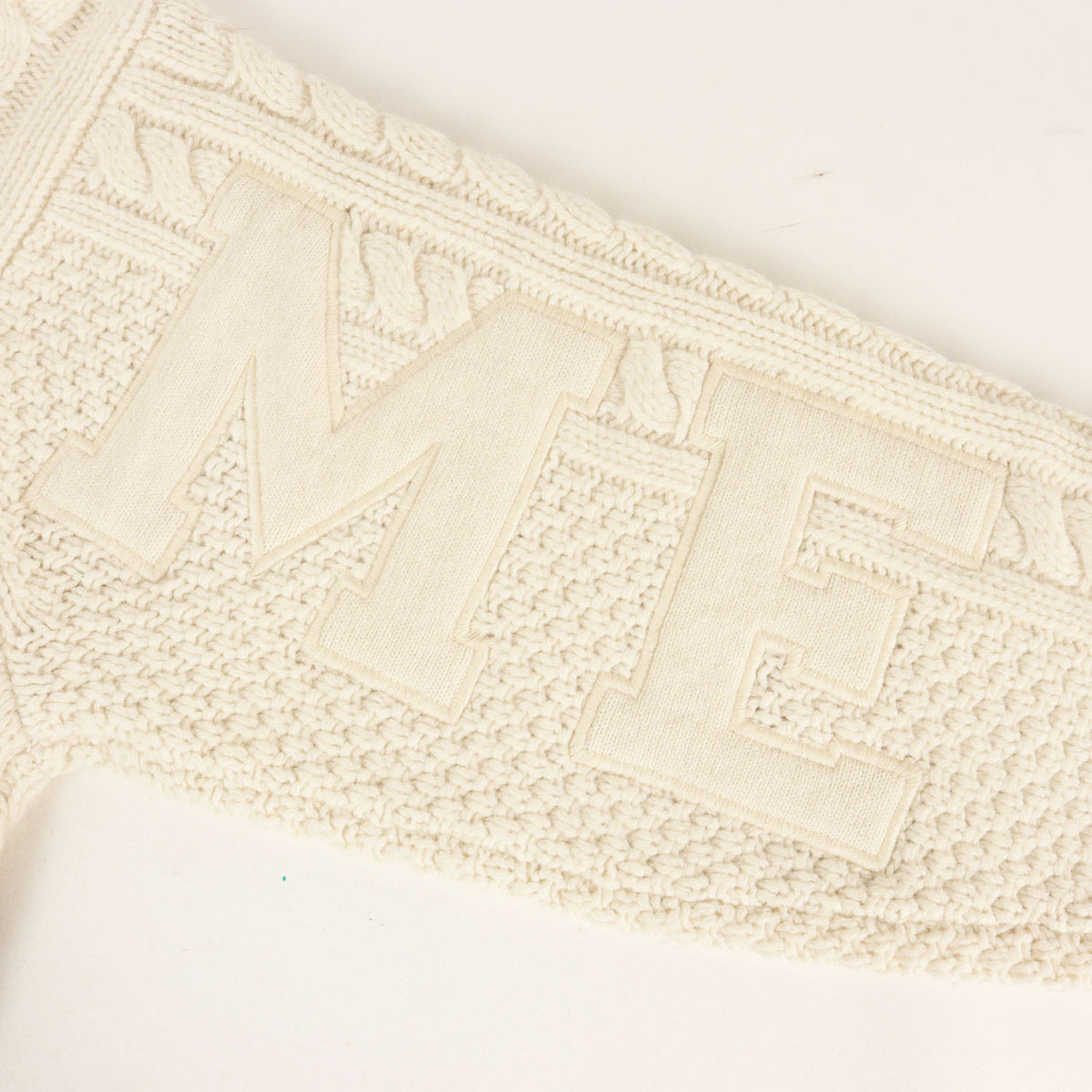 23AW ビッグロゴ ケーブル編み ウールニット セーター(Appliqu Cable Knit Sweater)