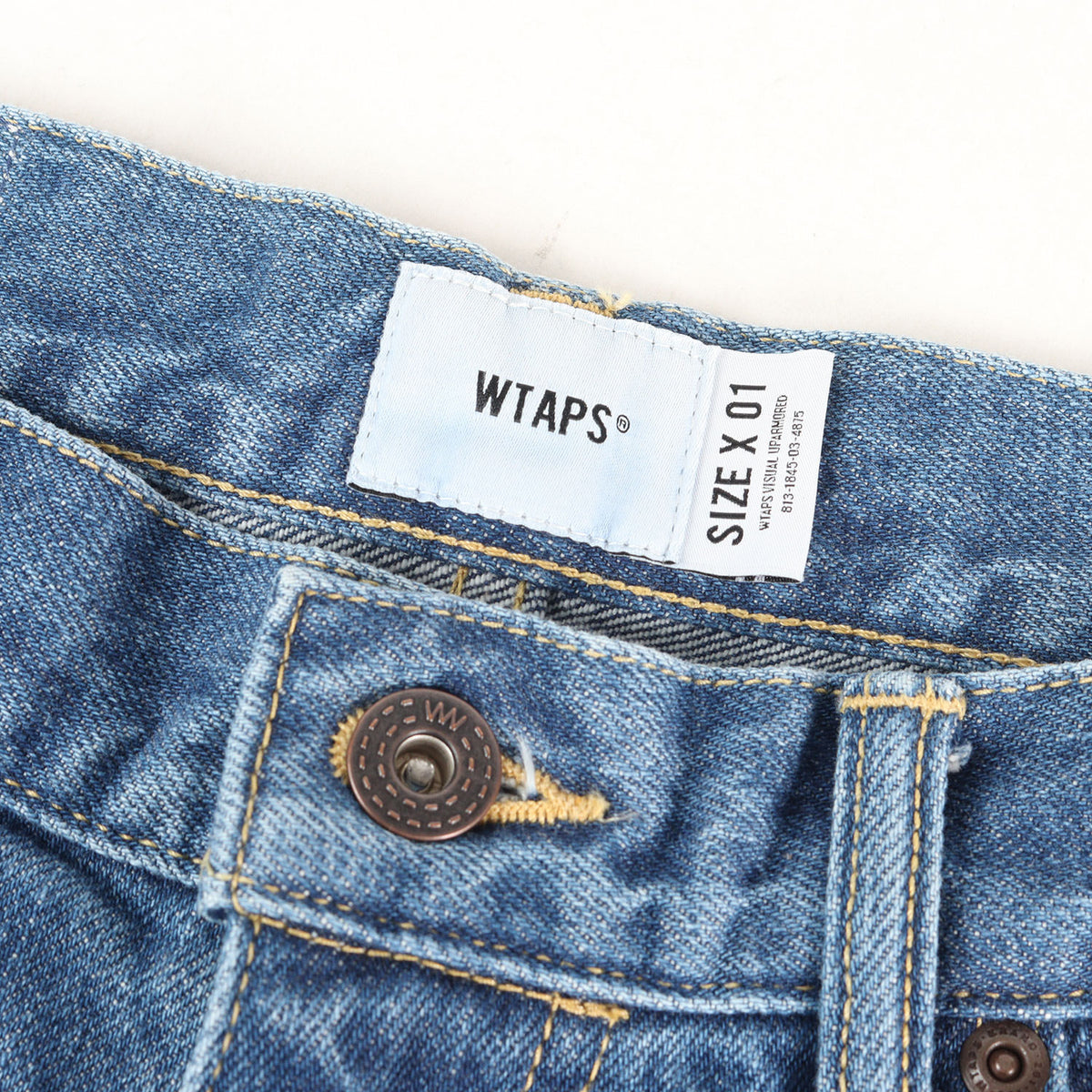 26SS ストーンバイオブリーチ加工 デニムパンツ(BLUES STRAIGHT / TROUSERS / COTTON. DENIM)