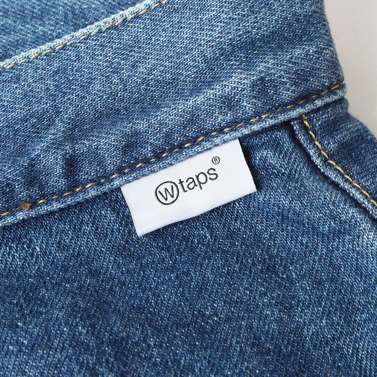 26SS ストーンバイオブリーチ加工 デニムパンツ(BLUES STRAIGHT / TROUSERS / COTTON. DENIM)