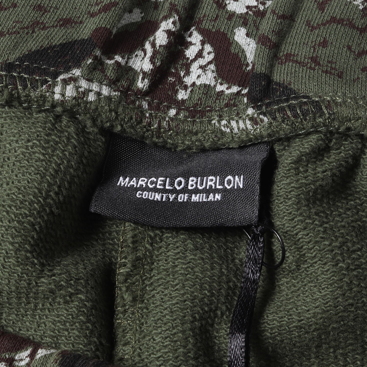 MARCELO BURLON (マルセロ ブロン) スネークカモ スウェット ショーツ - ブランド古着の通販・買取 | BEEGLE by  Boo-Bee