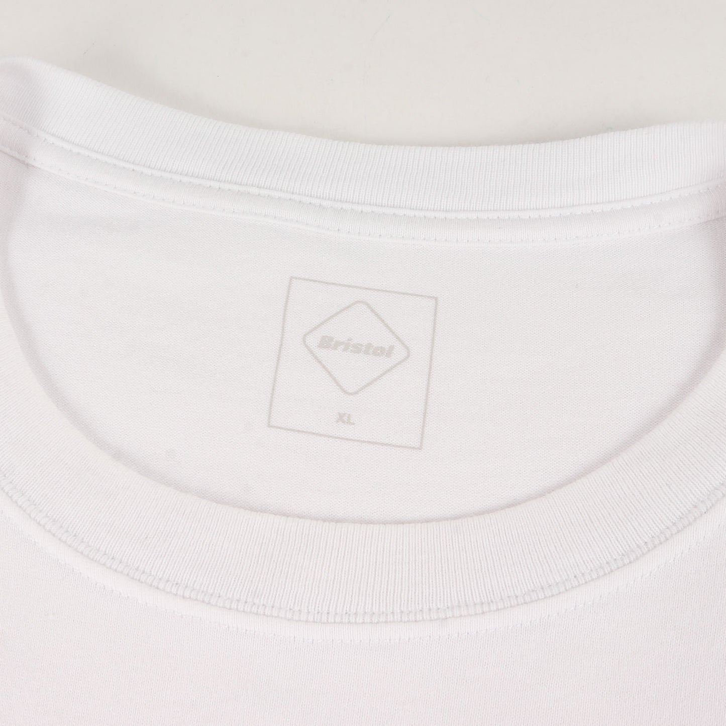 20SS ×Coca-Cola エンブレムロゴ Tシャツ(COCA-COLA EMBLEM TEE)