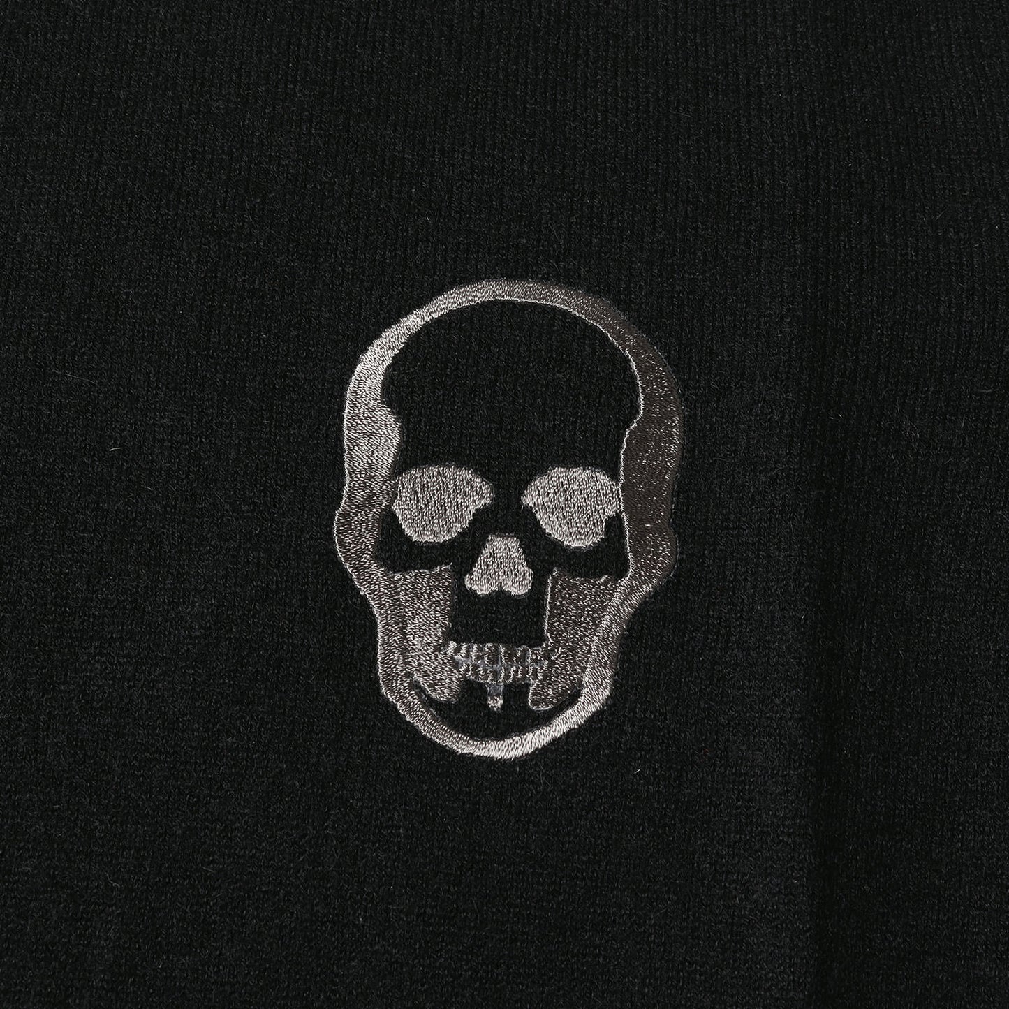スカル刺繍 タートルネック カシミヤ ニット