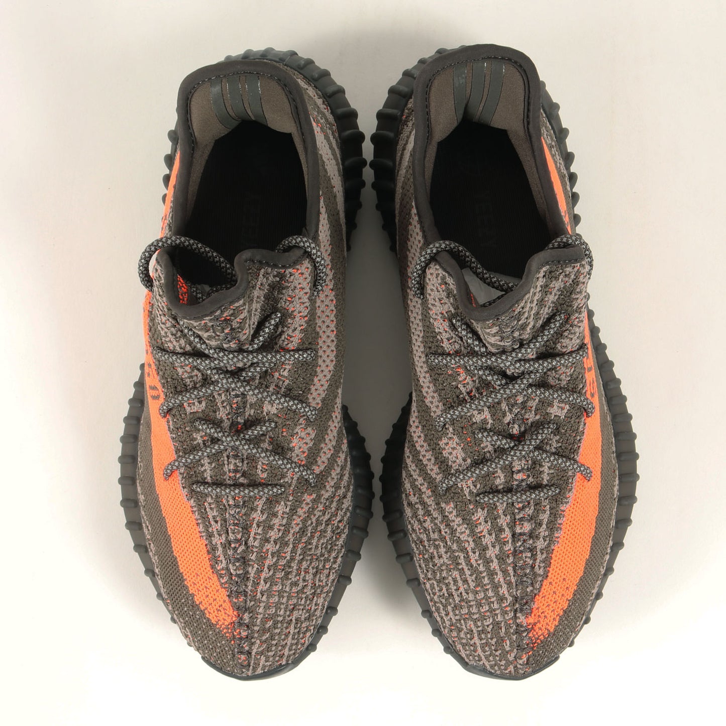 23SS YEEZY BOOST 350 V2 CARBON BELUGA (HQ7045)