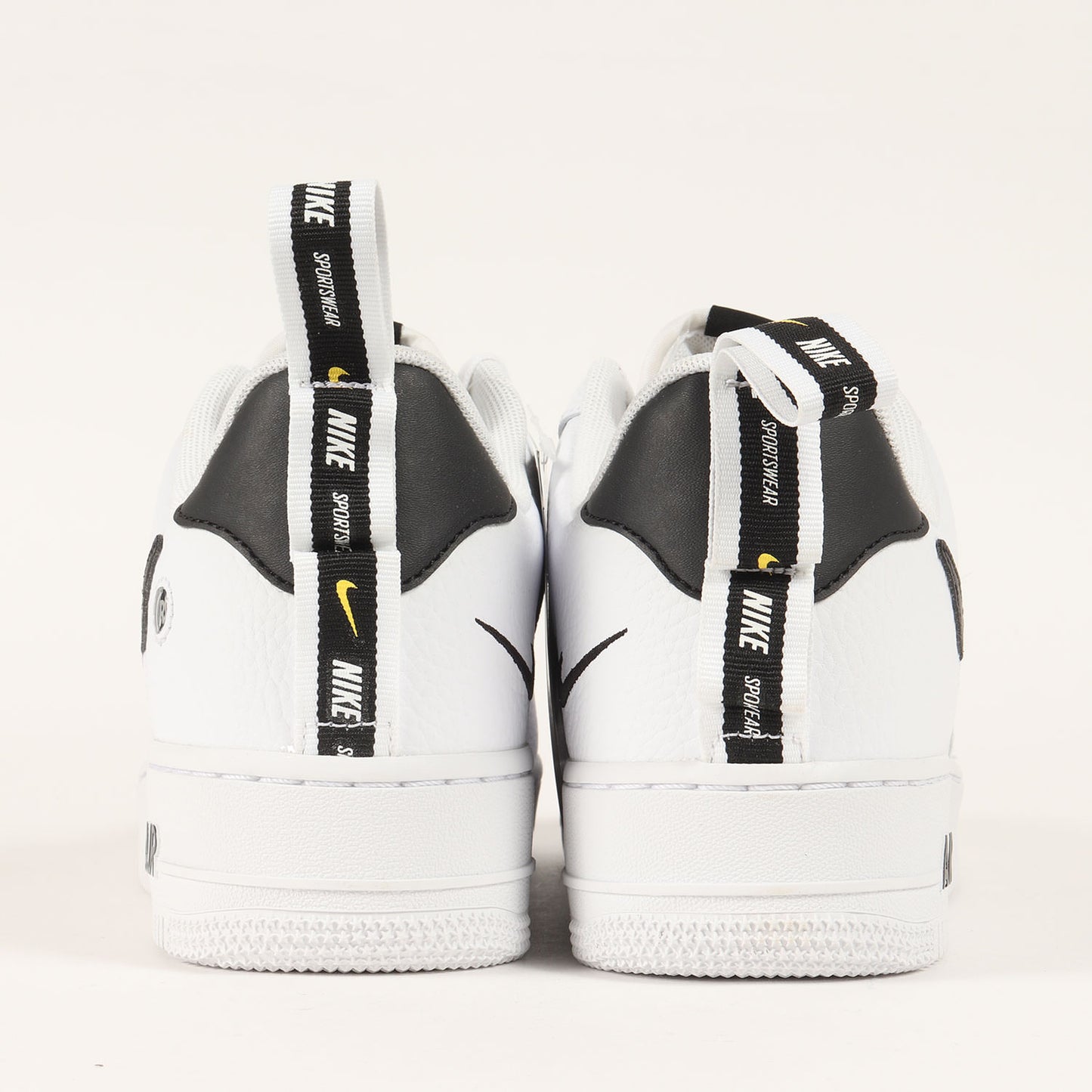 AIR FORCE 1 07 LV8 UTILITY (AJ7747-100)